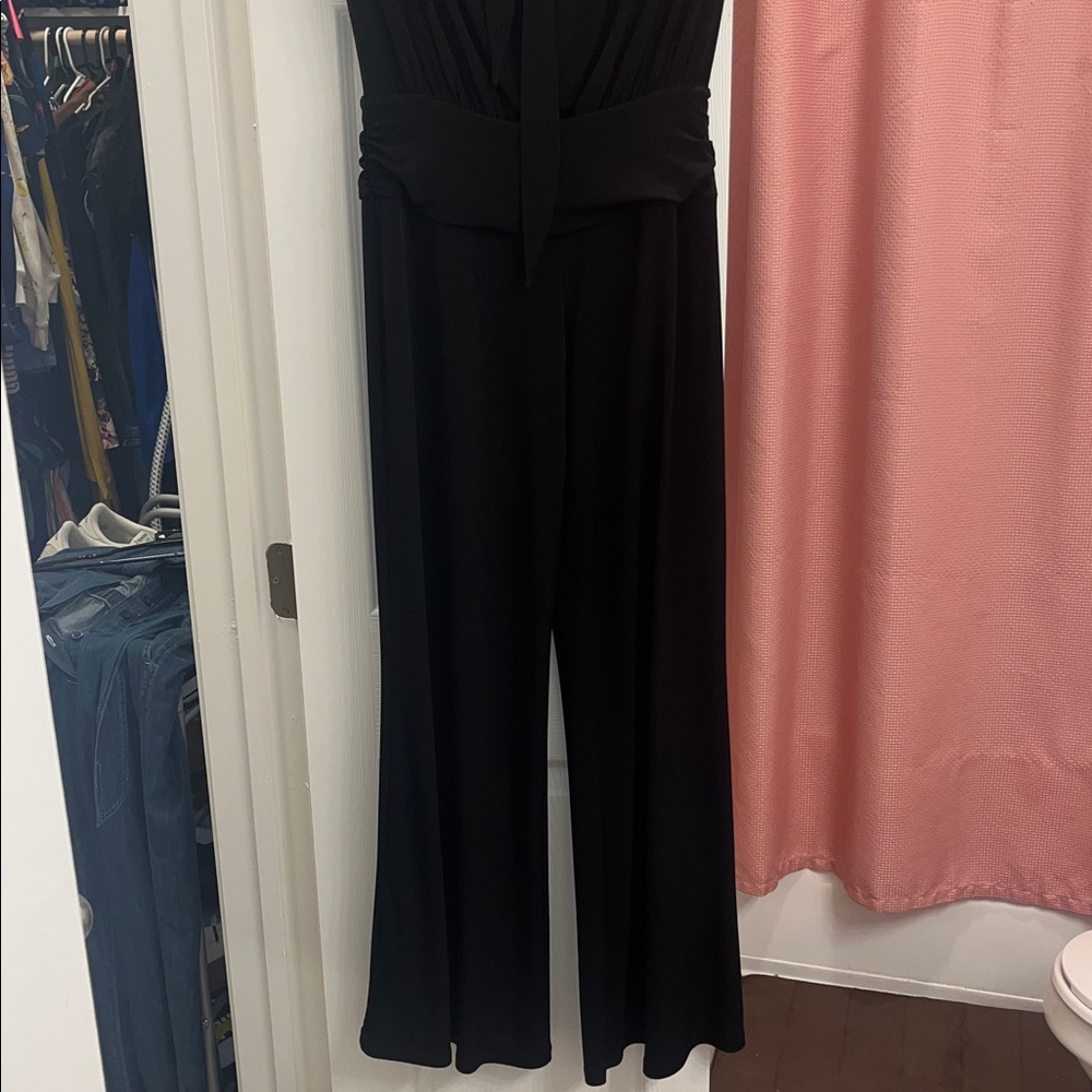 Elegant Black Strapless Romper - Picture 2 of 4